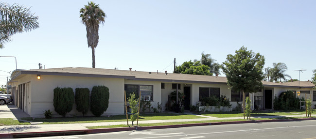 621 E Vermont Ave in Anaheim, CA - Building Photo - Building Photo