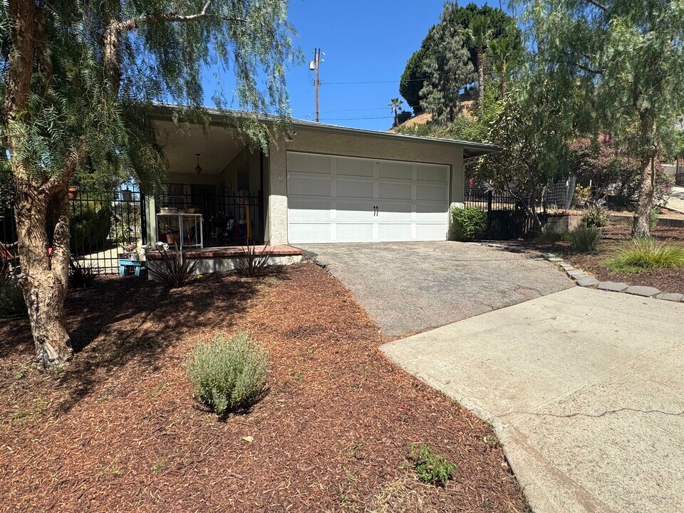7817 Shady Cove Ave in Burbank, CA - Building Photo