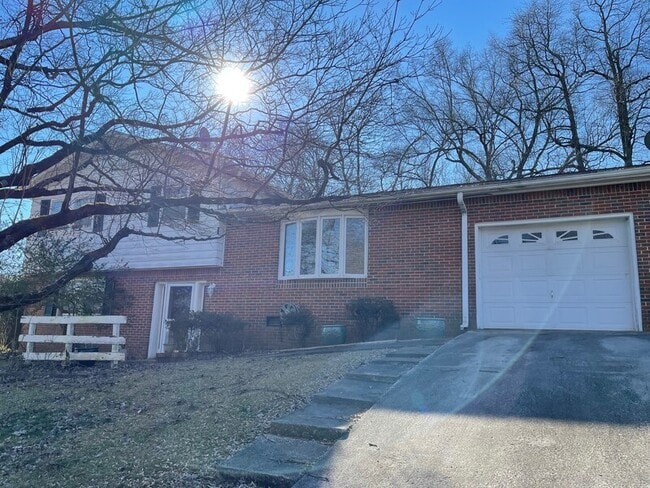 property at 2803 Brett Rd NW