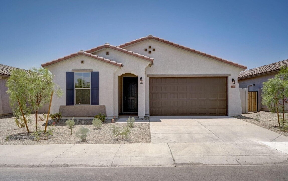 24151 W Gross Ave in Buckeye, AZ - Building Photo
