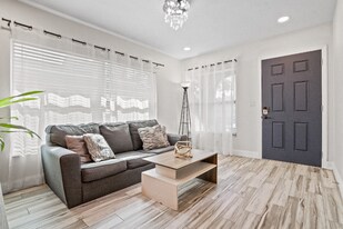 6244 S Martindale Ave in Tampa, FL - Building Photo