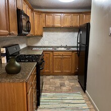 11 Lancelot Court-Unit -22 in Salem, NH - Foto de edificio - Building Photo