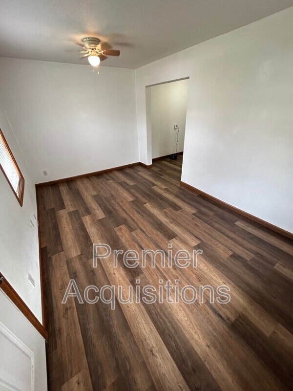 208 E Bland St in Vandalia, MO - Building Photo - Building Photo