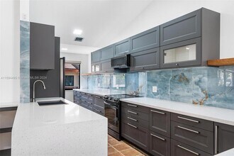 3346 Water Oak Dr in Hollywood, FL - Foto de edificio - Building Photo