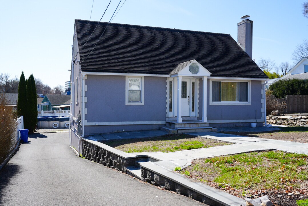 5 Nash Pl in Norwalk, CT - Building Photo