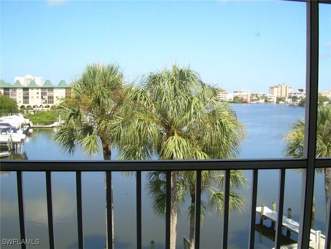 property at 9101 Vanderbilt Dr