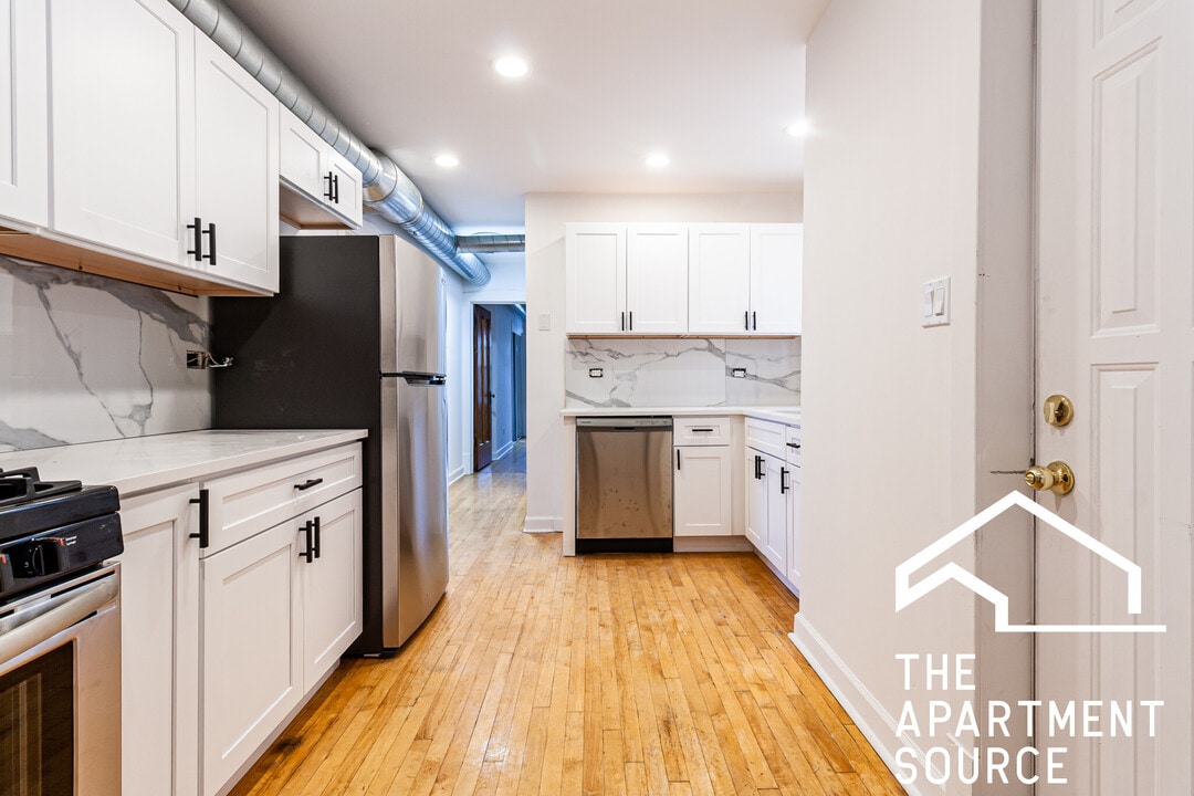 3838 W George St in Chicago, IL - Building Photo