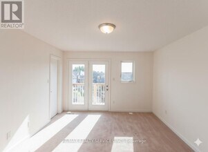 106 Aspen Hills Rd in Brampton, ON - Building Photo - Building Photo