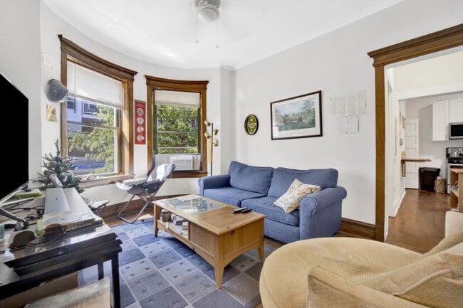 property at 1000 W Dakin St