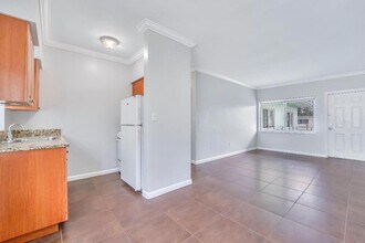 521 NE 82nd Terrace in Miami, FL - Foto de edificio - Building Photo