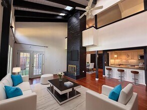 3175 Golden Oak Ct in Farmers Branch, TX - Building Photo - Building Photo