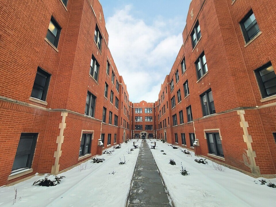 3946 N Janssen Ave in Chicago, IL - Building Photo