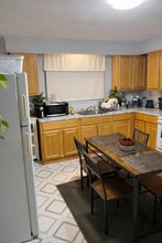 212 Smith St in Dunmore, PA - Foto de edificio - Building Photo