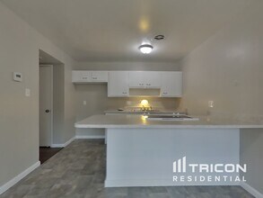 10059 Lincoln Village Dr in Sacramento, CA - Building Photo - Building Photo