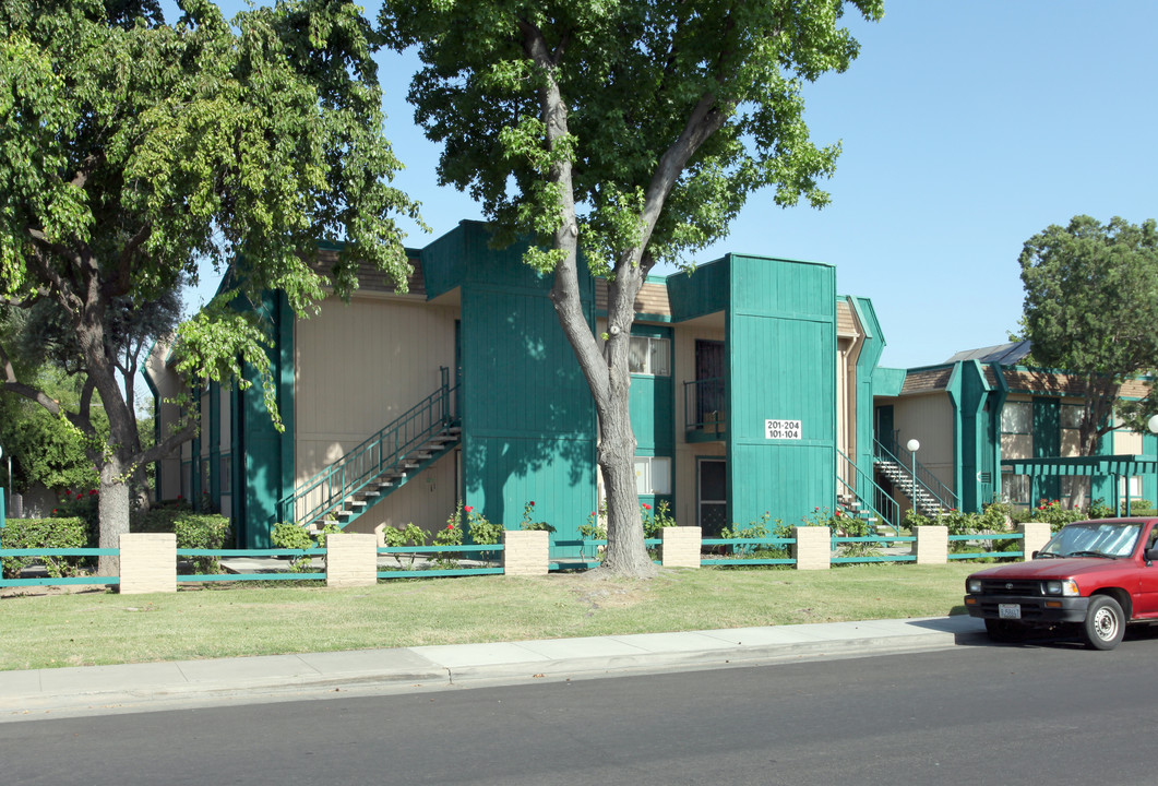 Grace & Laughter in Dinuba, CA - Building Photo