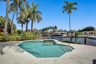 2484 SE 12th St in Pompano Beach, FL - Building Photo - Building Photo