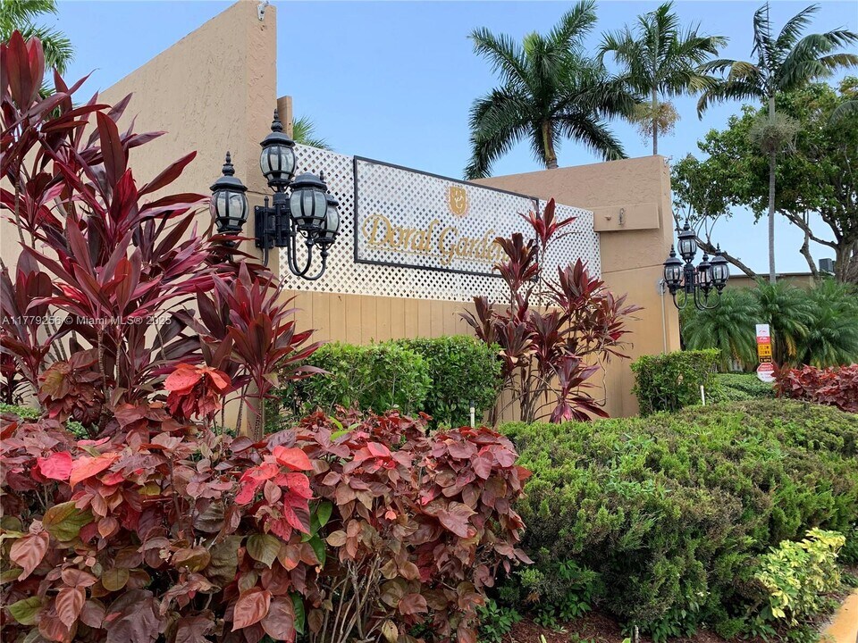5122 NW 79th Ave in Doral, FL - Building Photo