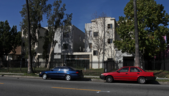 5015 Monte Vista St in Los Angeles, CA - Building Photo - Building Photo