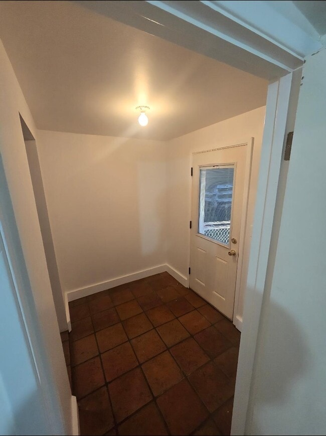 5770 Croy Rd in Morgan Hill, CA - Foto de edificio - Building Photo