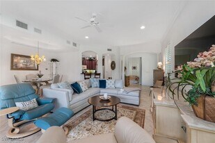 2625 Estrella Dr in Naples, FL - Building Photo