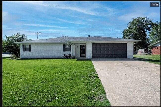 property at 2406 SW 16th St