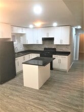 746 Park Cres in New Westminster, BC - Building Photo - Building Photo