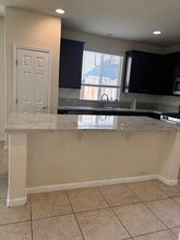 390 Greg Thatch Cir in Sacramento, CA - Foto de edificio - Building Photo