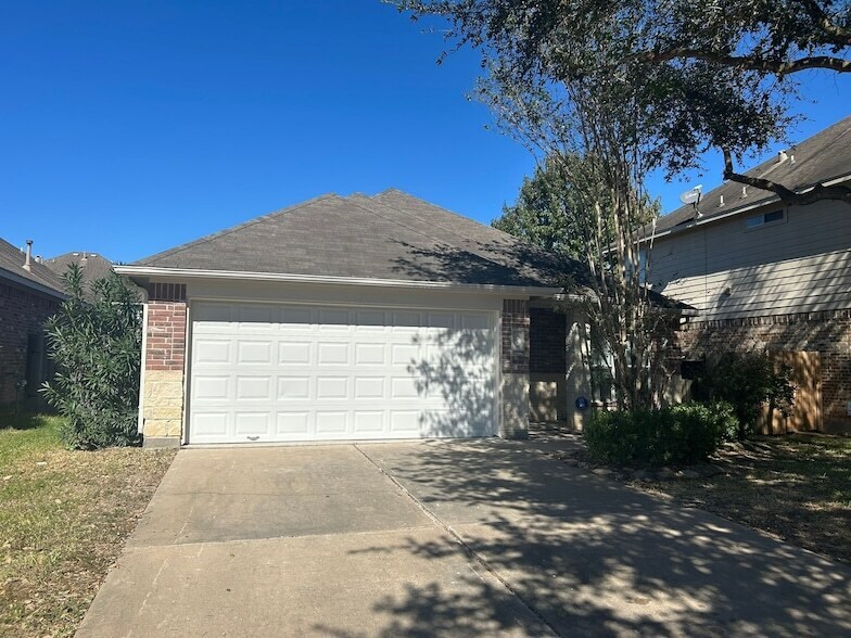 20922 Barbons Heath Ct in Katy, TX - Foto de edificio