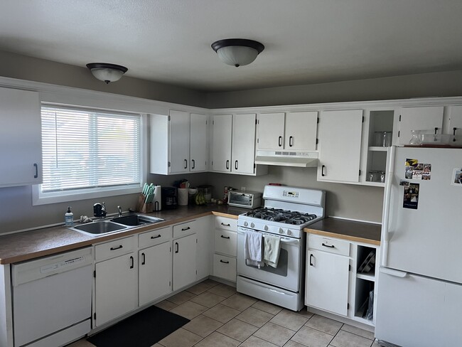 216 Van Brunt St, Unit 216 in Mankato, MN - Foto de edificio - Building Photo