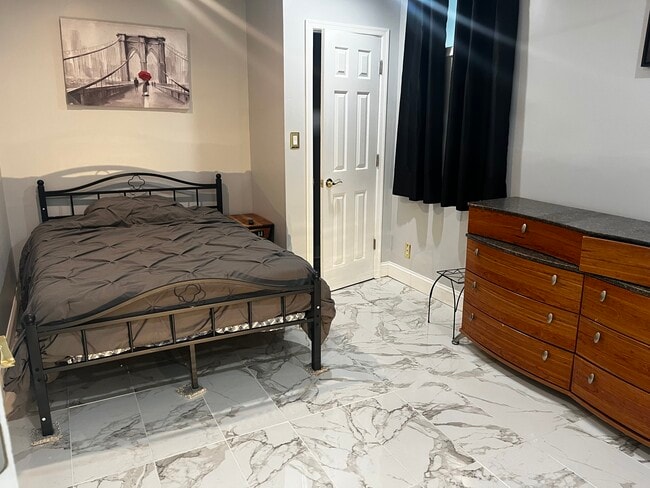 390 Cedar Hill Rd in Ambler, PA - Building Photo - Building Photo