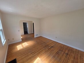 304 Bakerdale Rd in Rochester, NY - Building Photo - Building Photo