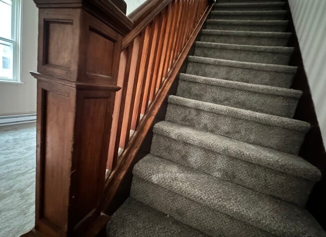 68 W Center St in Nesquehoning, PA - Foto de edificio - Building Photo