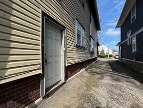 32 Laburnam Crescent in Rochester, NY - Building Photo - Building Photo
