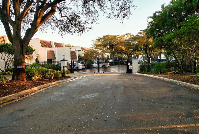 8898 SW 62nd Terrace in Miami, FL - Building Photo - Building Photo