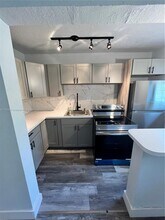 1610 S 19th Ave in Hollywood, FL - Building Photo - Building Photo