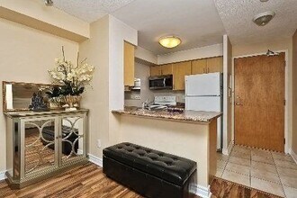 4968-4968 Yonge St in Toronto, ON - Building Photo - Building Photo