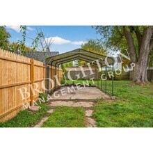 5848 Acoma Dr in Toledo, OH - Foto de edificio - Building Photo