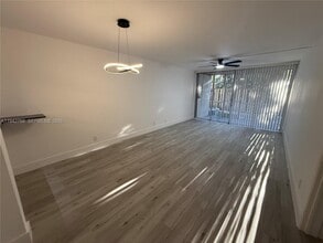 9470 Live Oak Pl in Davie, FL - Building Photo - Building Photo