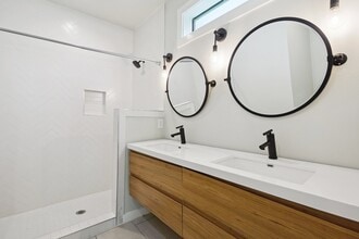 110 Gravel St in San Antonio, TX - Building Photo - Building Photo