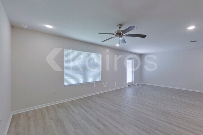 389 Monarch Ln in Pensacola, FL - Building Photo - Building Photo