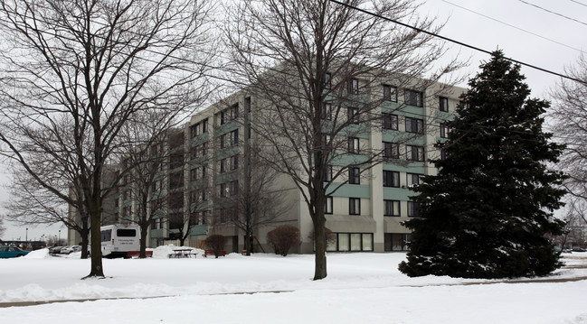 Madison Heights Co-Op in Madison Heights, MI - Foto de edificio - Building Photo