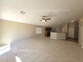 4921 Sapphire Light St in North Las Vegas, NV - Foto de edificio - Building Photo