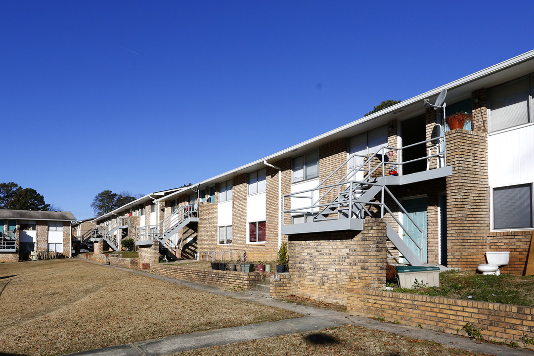 New Peachtree Apartments in Chamblee, GA - Building Photo