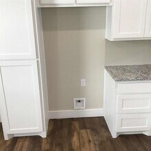 460 Pecan Hollow St in Ennis, TX - Building Photo - Building Photo