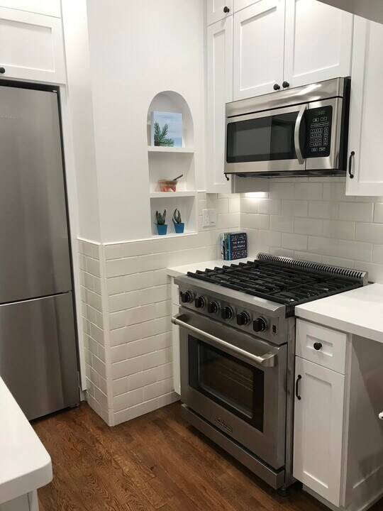 915 Manhattan Ave, Unit D in Hermosa Beach, CA - Building Photo