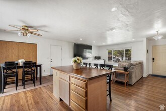 4287 Queens Ferry Dr in South Jordan, UT - Building Photo - Building Photo