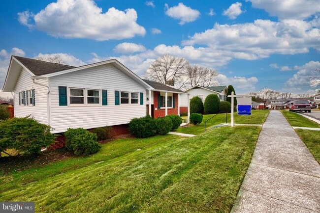 1400 Mt Airy Rd in Rosedale, MD - Foto de edificio - Building Photo