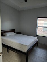 3701 Paola St, Unit 2 in Edinburg, TX - Foto de edificio - Building Photo