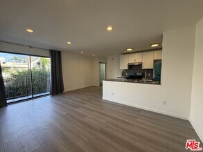 1531 N Detroit St in Los Angeles, CA - Building Photo - Building Photo