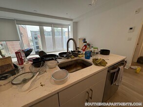 1 Newcomb St in Boston, MA - Building Photo - Building Photo